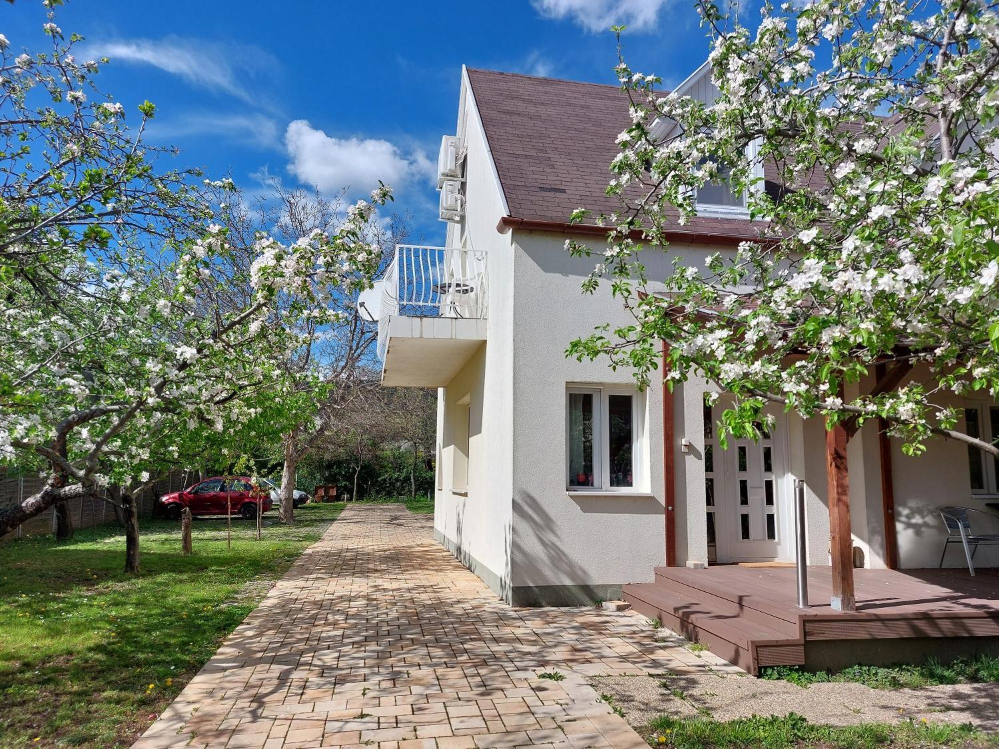 Bridgehaus Apartment Balatonfured Bagian luar foto