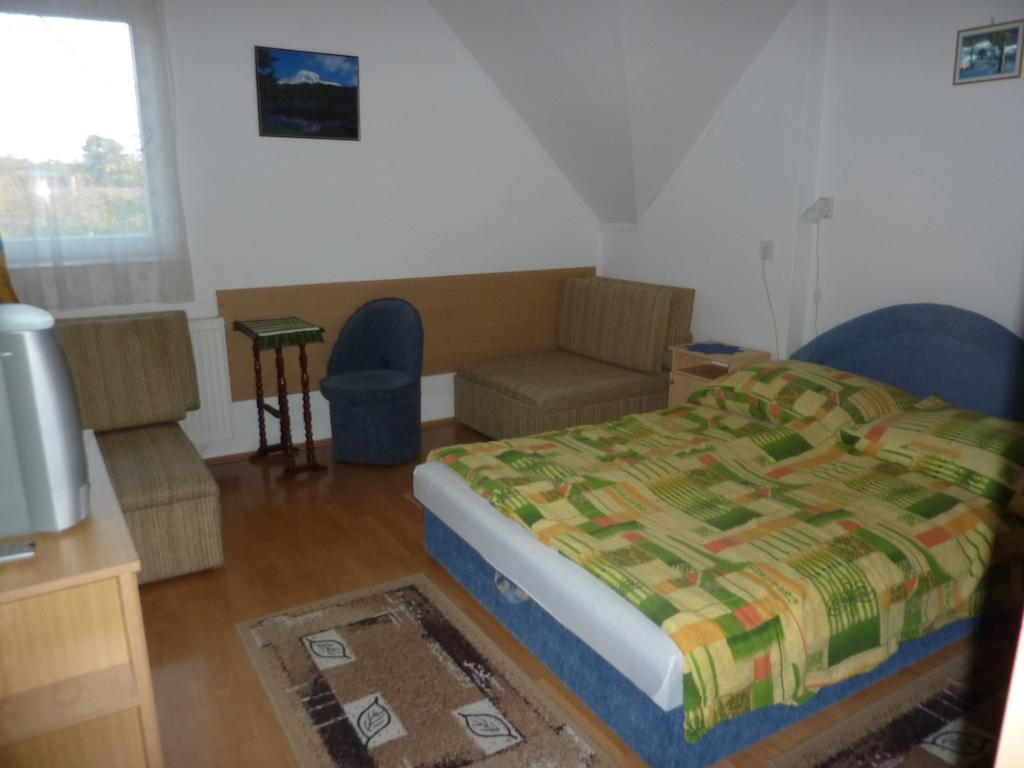 Bridgehaus Apartment Balatonfured Ruang foto