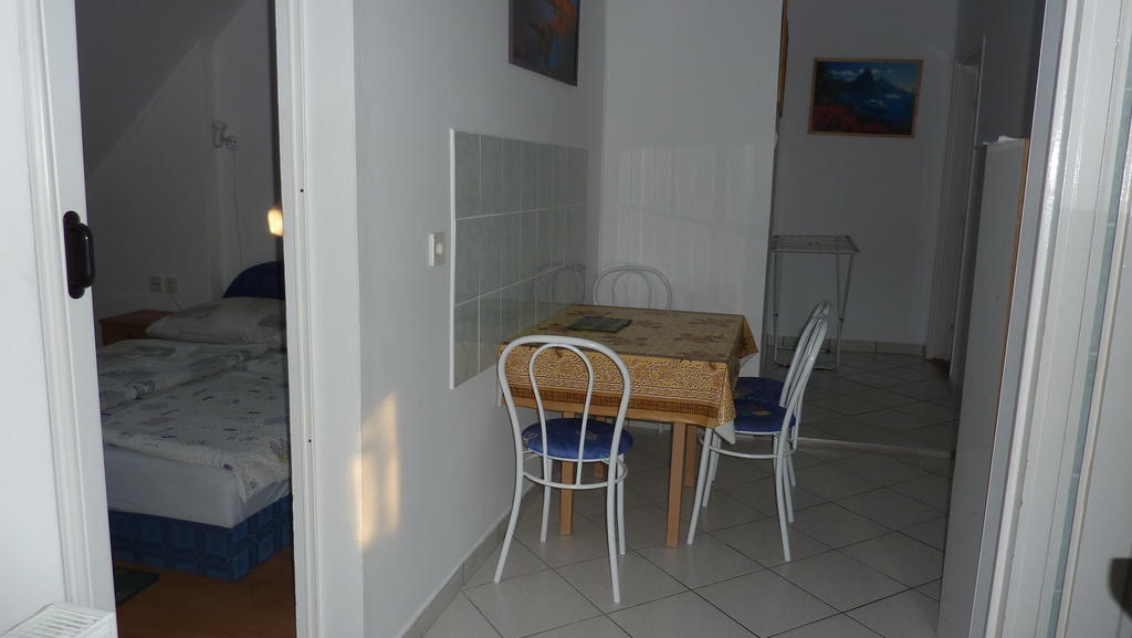Bridgehaus Apartment Balatonfured Ruang foto