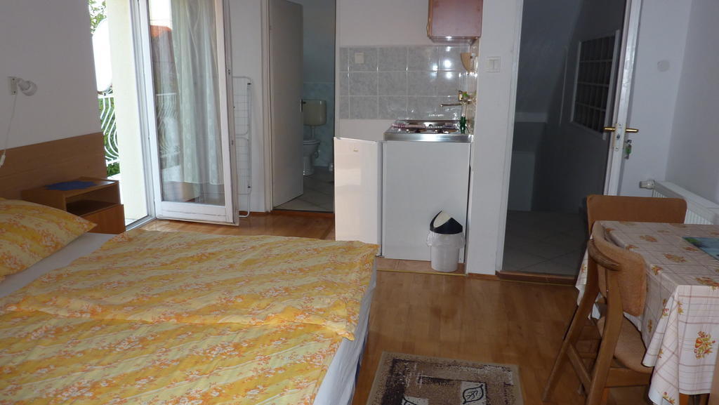 Bridgehaus Apartment Balatonfured Ruang foto